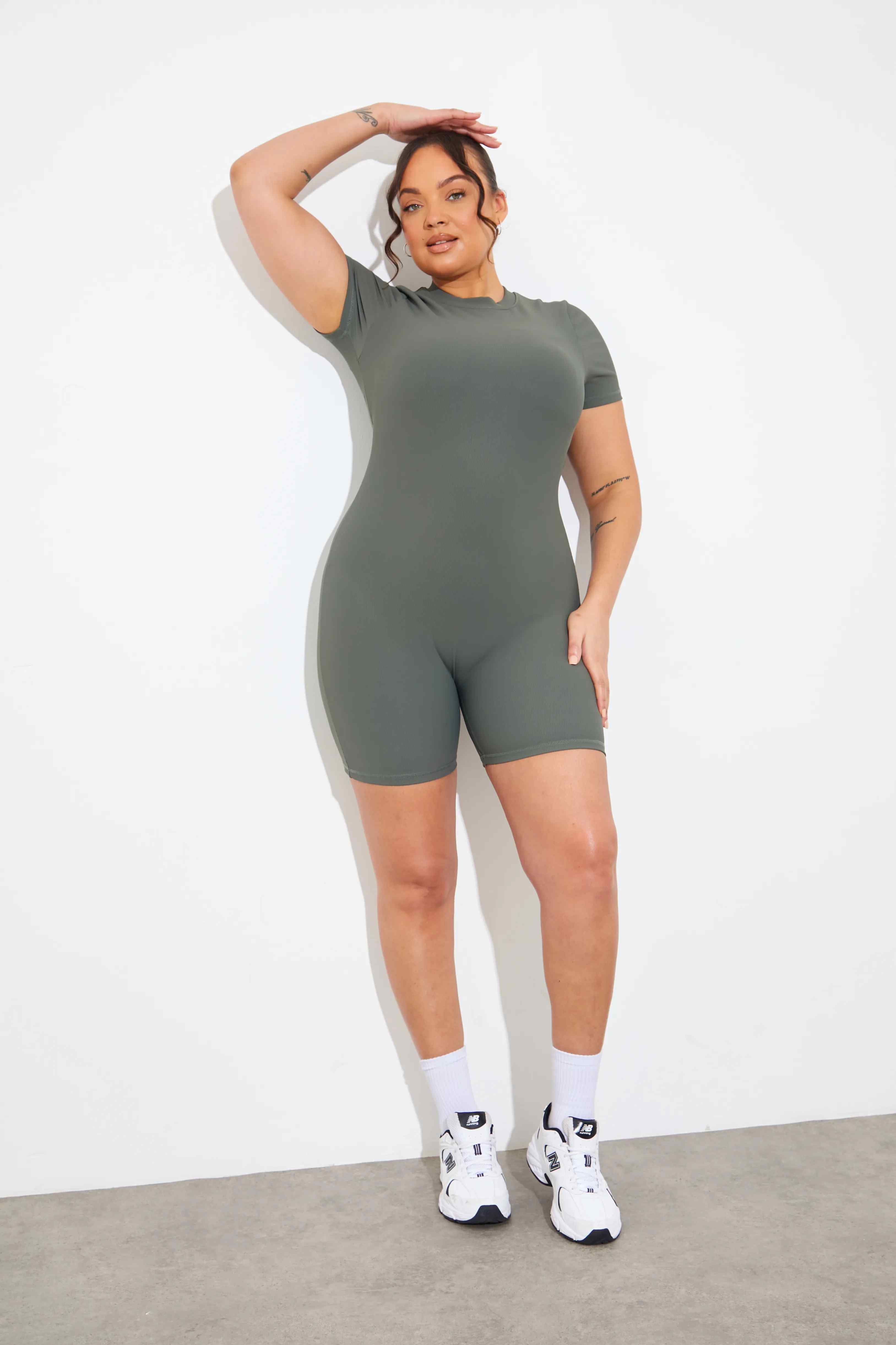 RIBBED SCULPT AND CONTROL CREW NECK SHORT SLEEVE SHORT UNITARD