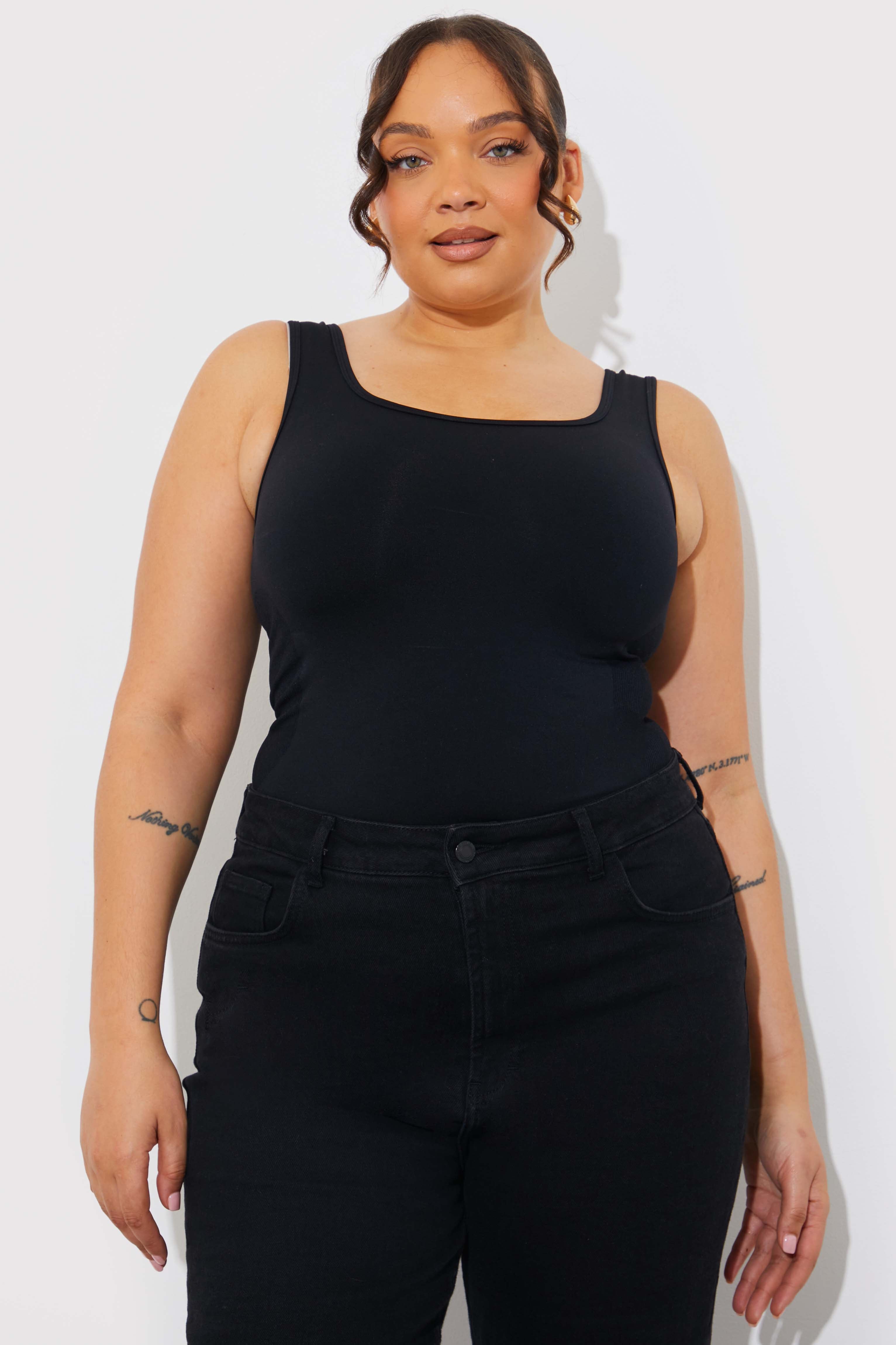 Scoop Neck Shaping Top