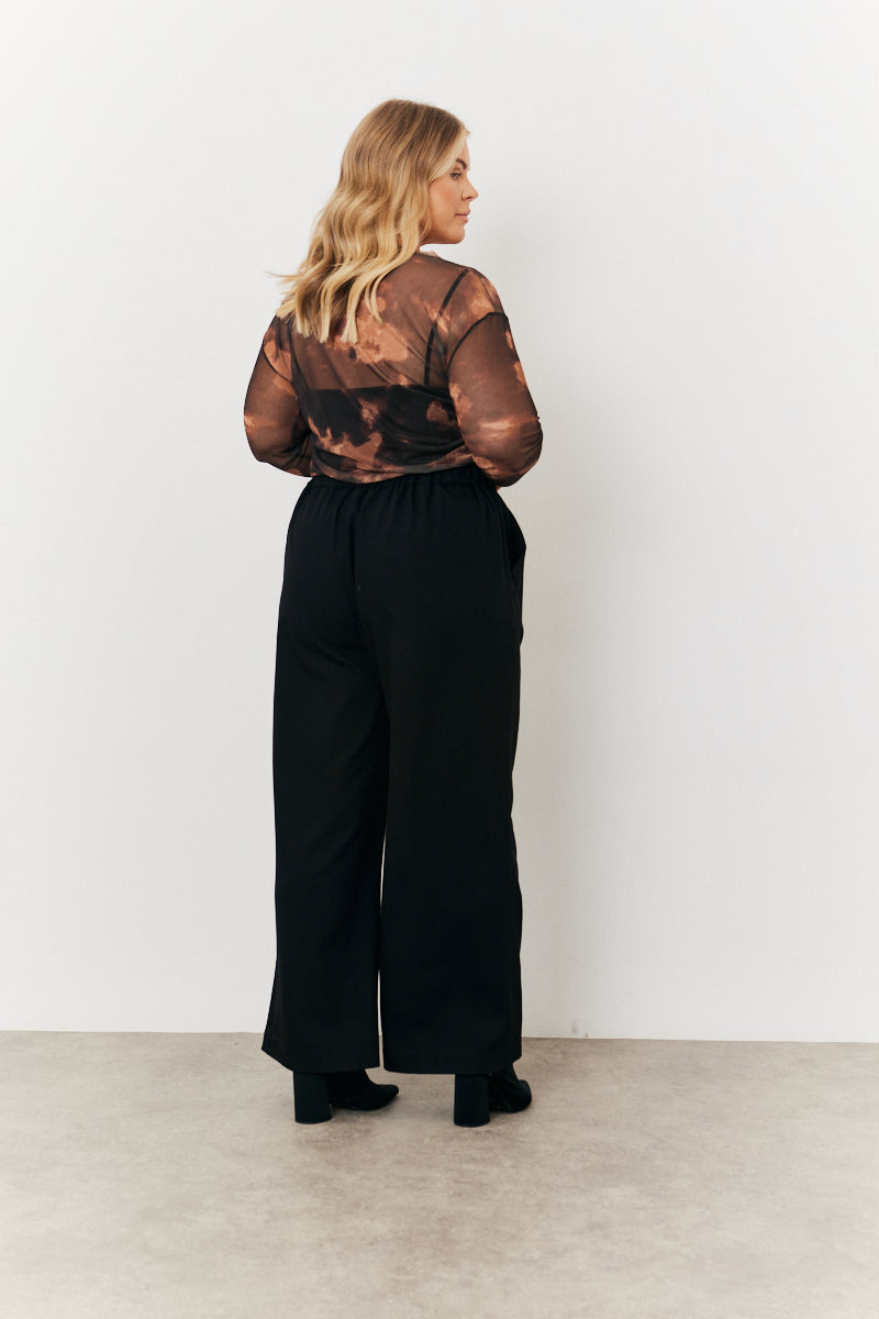 Wide Leg Trouser