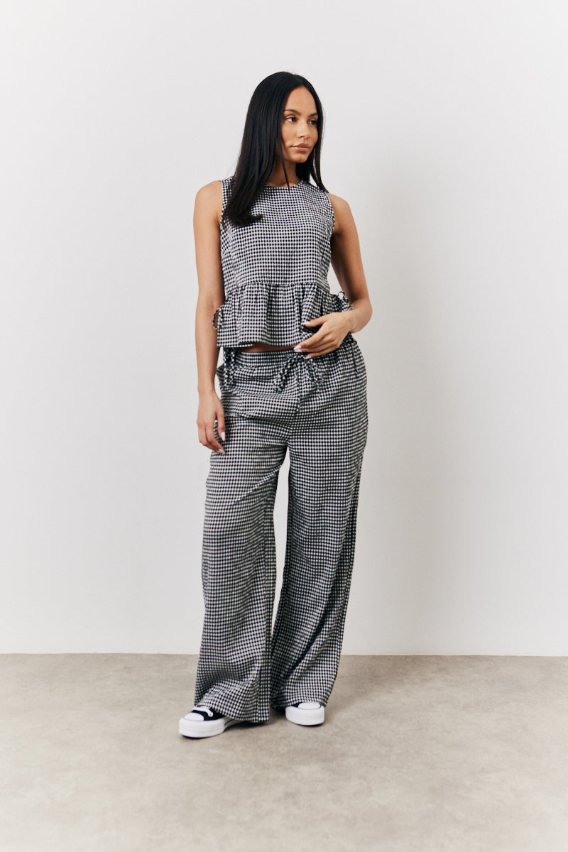 Black Gingham Wide Leg Trousers – InTheStyle