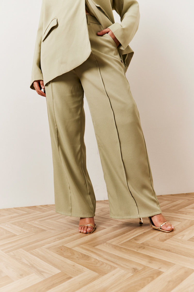 Pleated Wide Leg Trouser