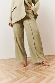 Pleated Wide Leg Trouser