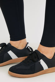 CONTRAST PANEL TRAINERS