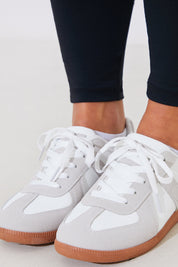 CONTRAST PANEL TRAINERS