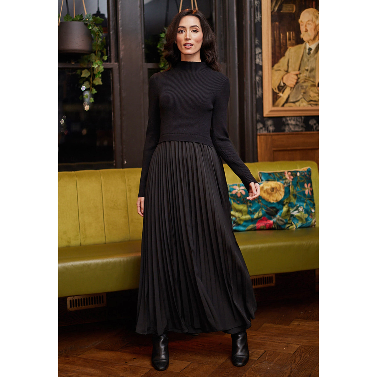 Knit Top and Pleated Skirt Maxi Dress in Black – InTheStyle