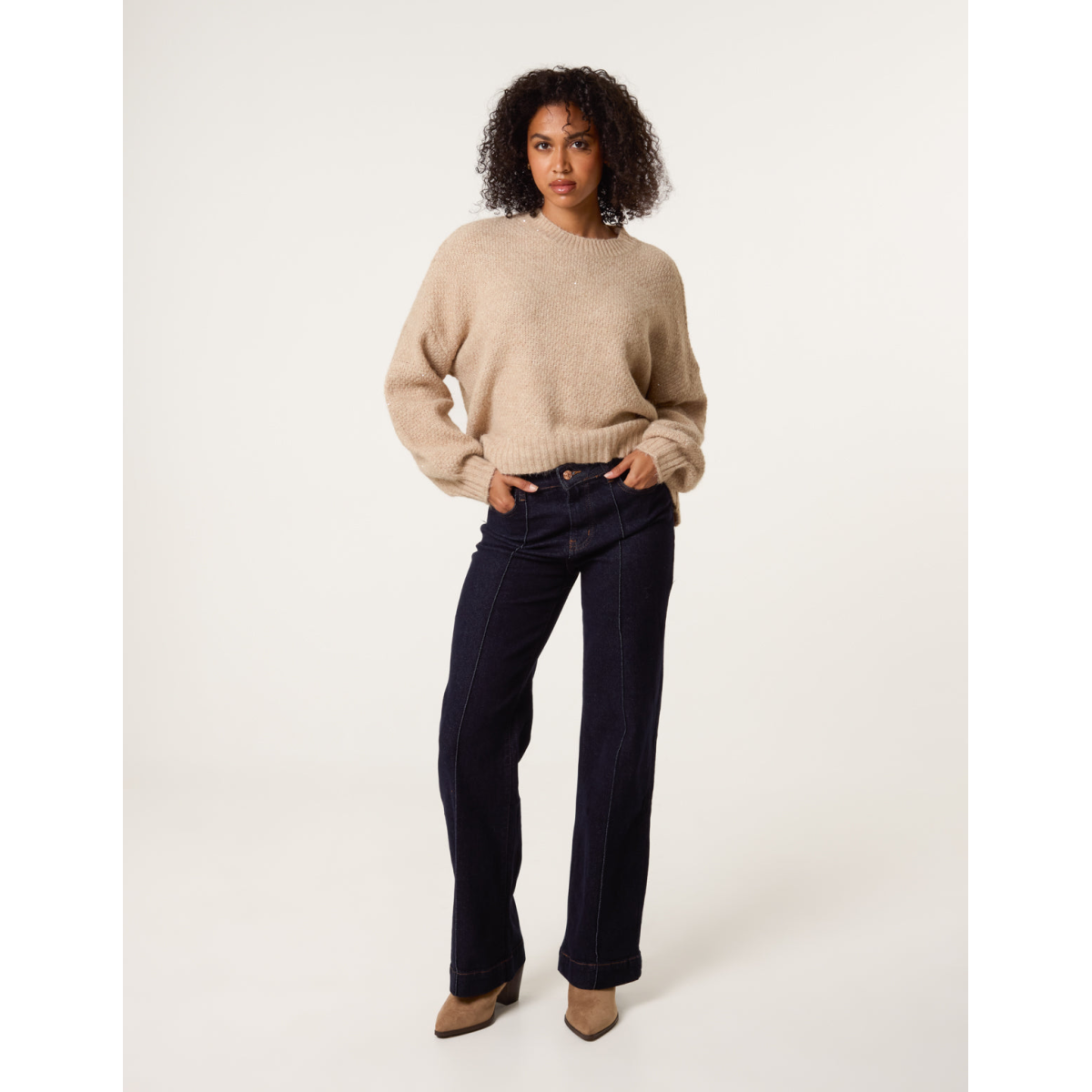 Round Neck Sequin Detailed Jumper