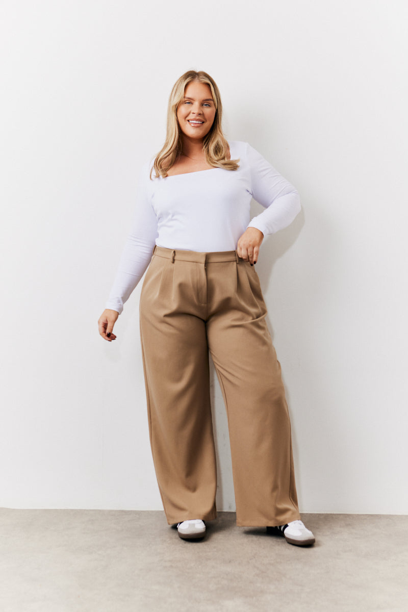 Adjustable Pleat Wide Leg Trouser