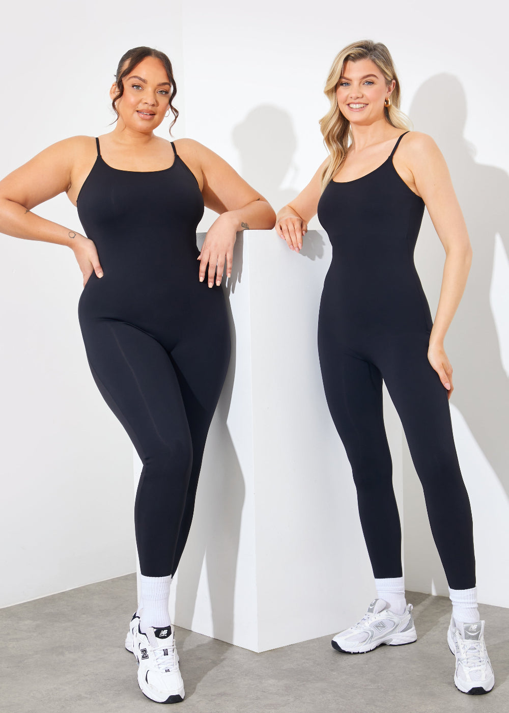 Contour Built-In Bra Scoop Neck Strappy Unitard