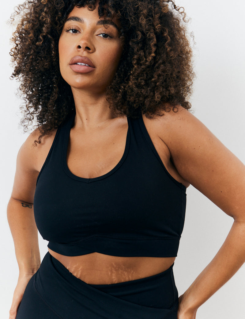 Soft Touch Cross Over Band Detail Medium Support Sports Bra