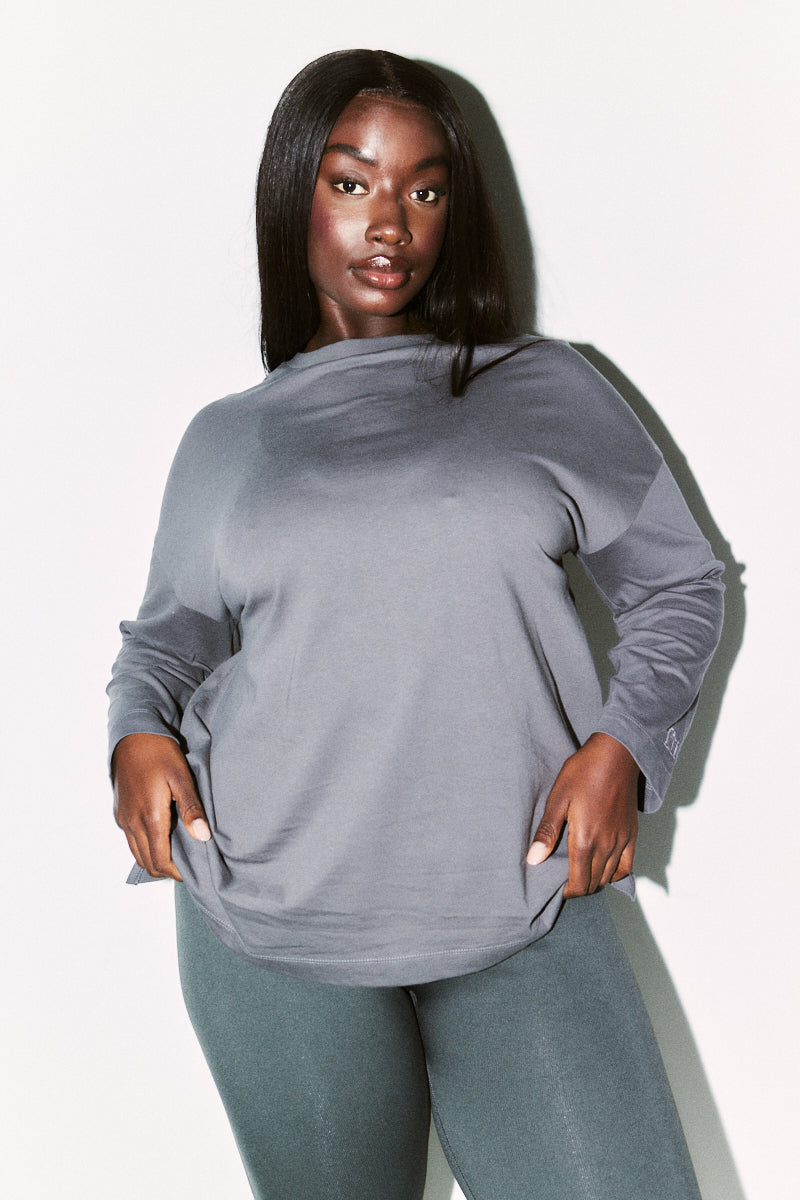 Fits Embroidered Crew Neck Long Sleeve T-Shirt