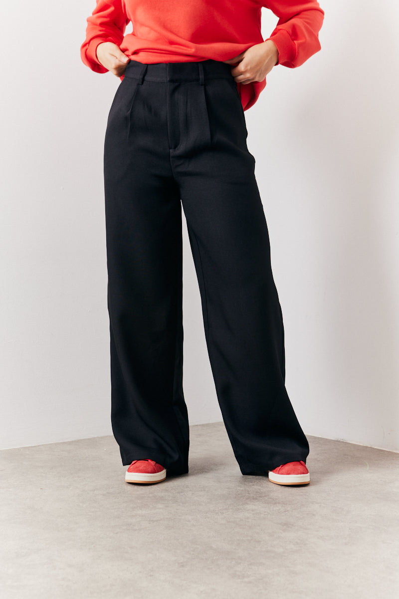 Tailored Wide Leg Trouser