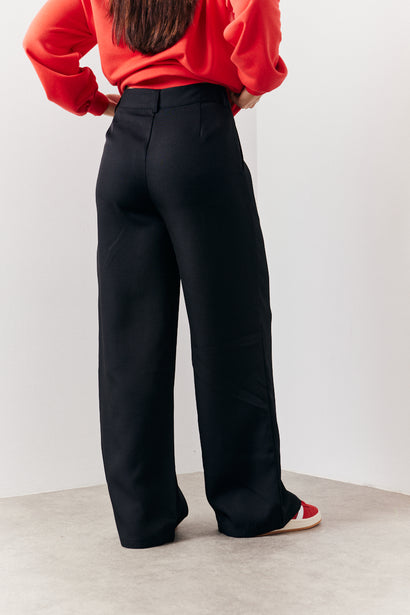 Solid Wide Legged Tailored Trouser