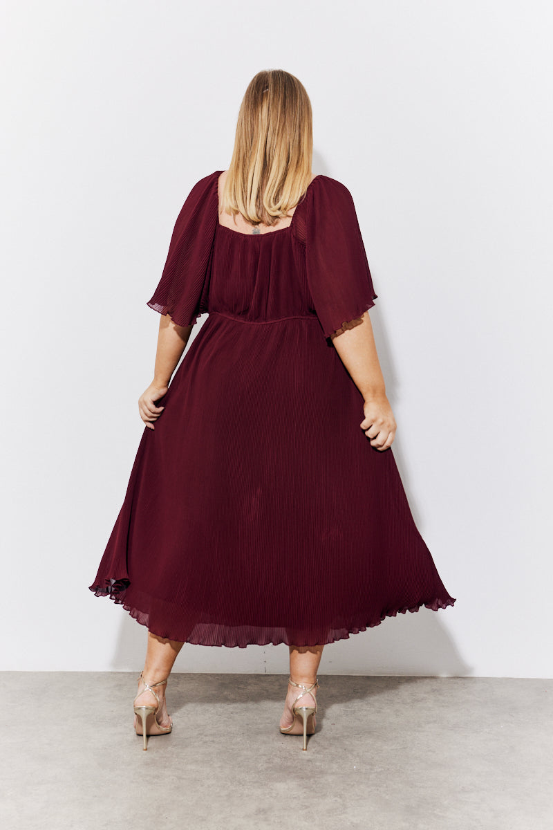 Burgundy Chiffon Angel Sleeve Midaxi Dress InTheStyle Burgundy Chiffon Angel Sleeve Midaxi Dress InTheStyle