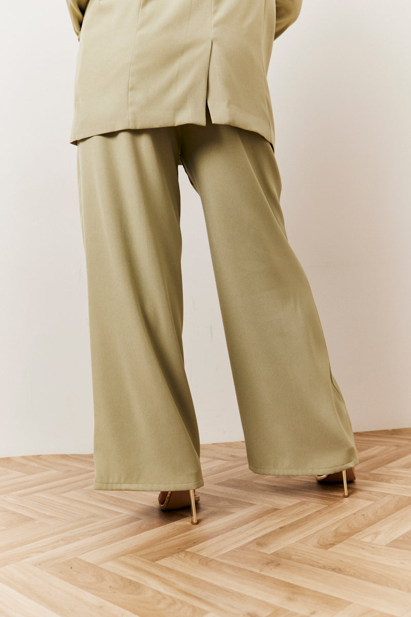 Pleated Wide Leg Trouser