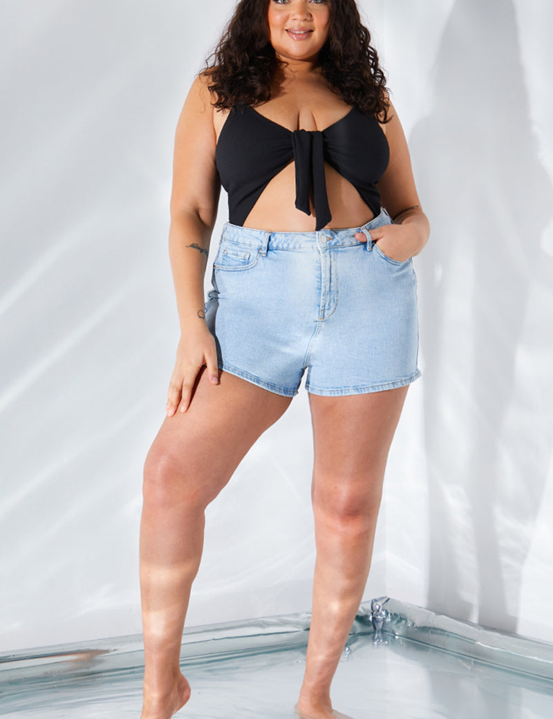 Light Wash Denim Mom Short
