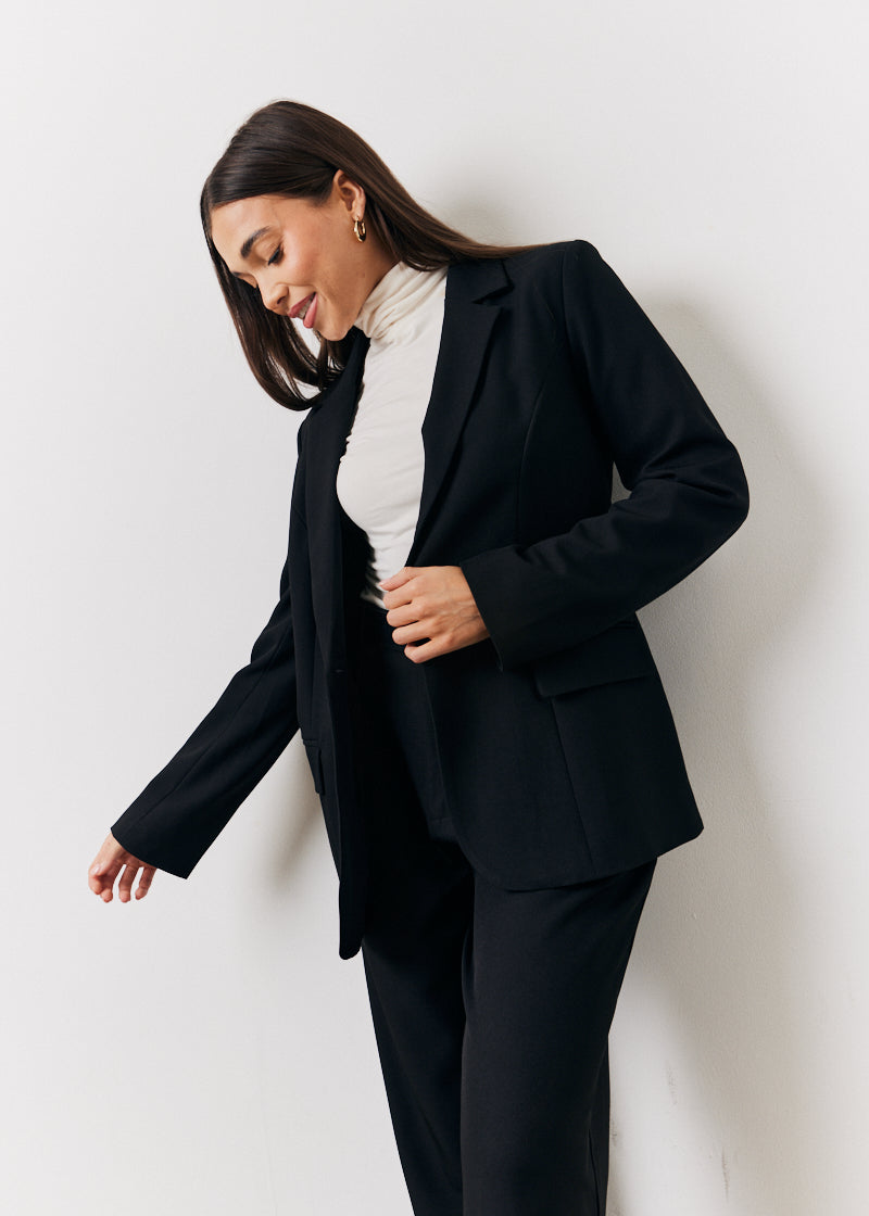 Relaxed Pocket Detail Blazer