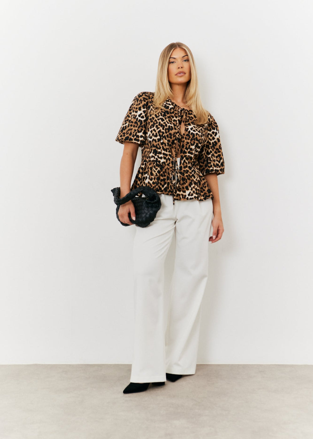 Wide Leg Tailored Trouser