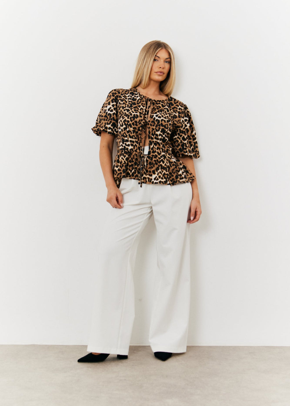 Wide Leg Tailored Trouser